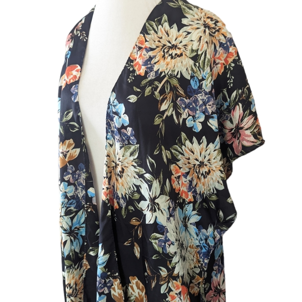 Twig & Arrow Kimono Cardigan One Size Black Floral Open Long Side Slits Flowy - Picture 2 of 5